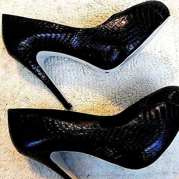 Black Kathryn Amberleigh Snake Skin high Heels size 9M - Picture 3 of 9
